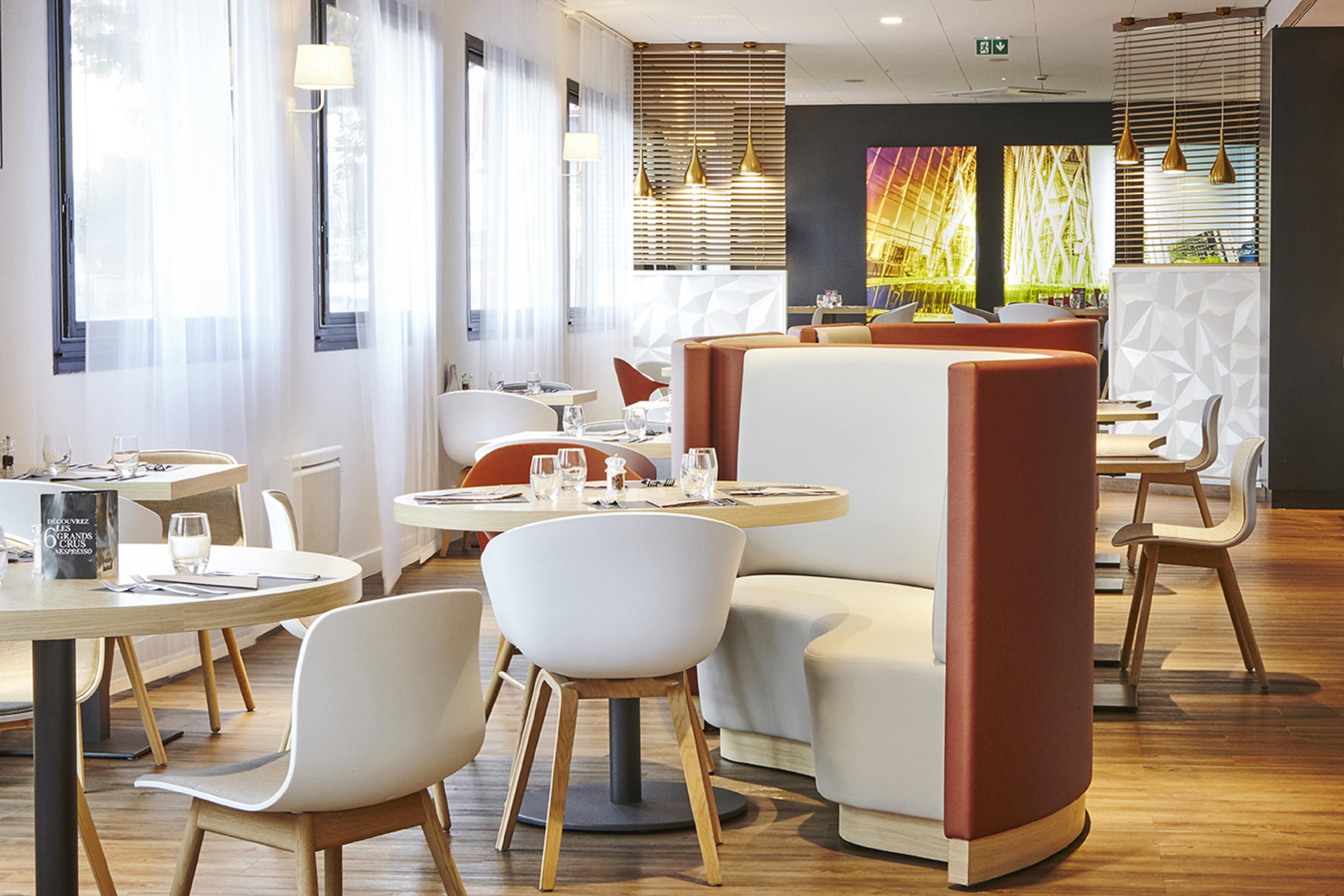 Hotel Kyriad Paris Ouest - La Defense 3*