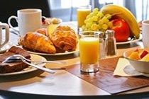 Hotel Kyriad Paris Ouest - La Défense 3*
